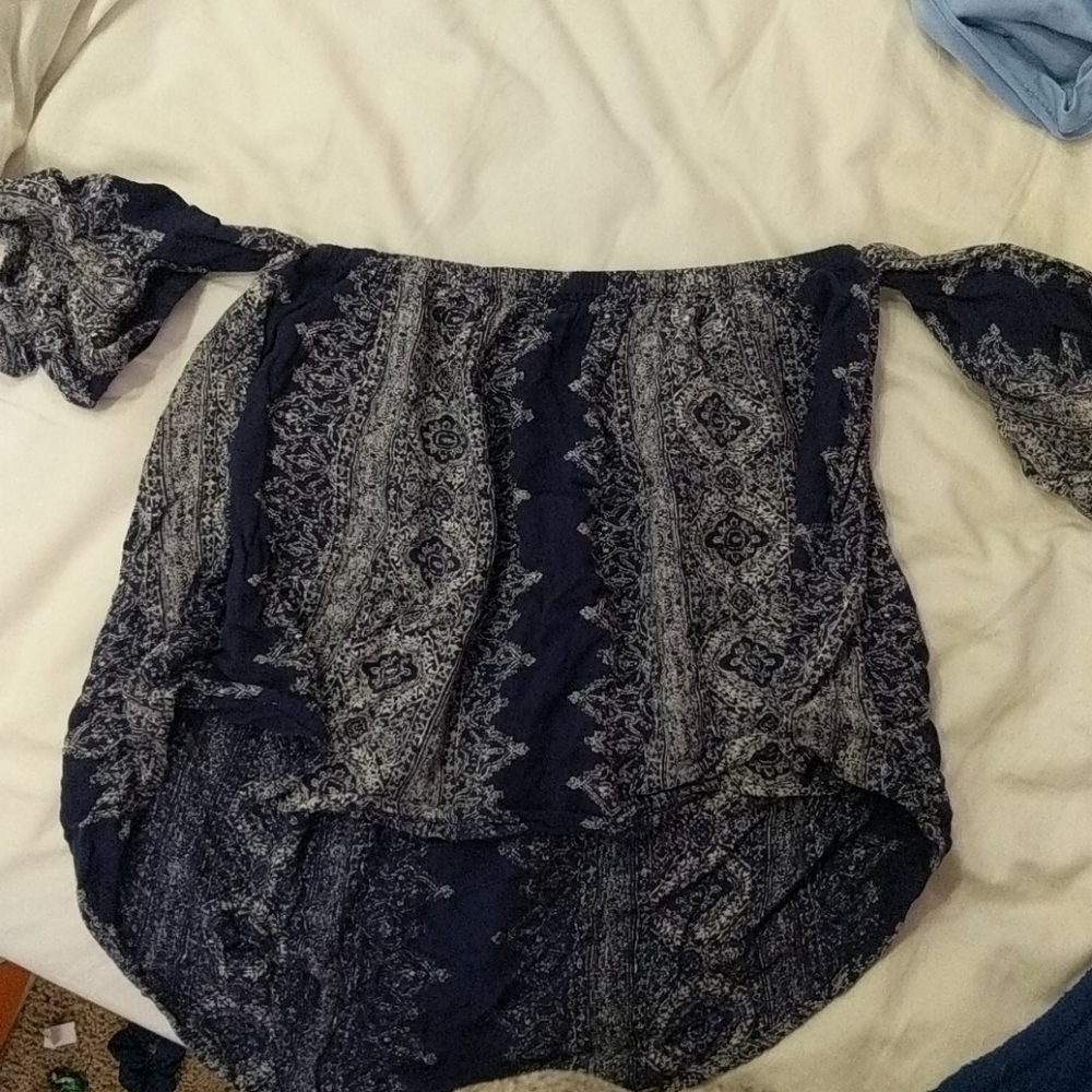 BILLABONG off the shoulder blue flowy top